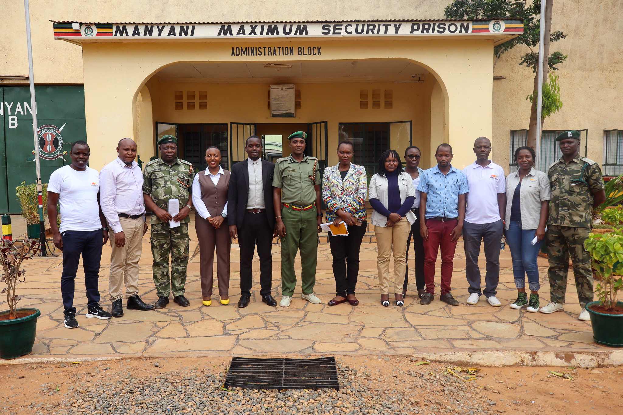 Group photo of AWF, ODPP and Prison staff during Manyani Maximum prison visit