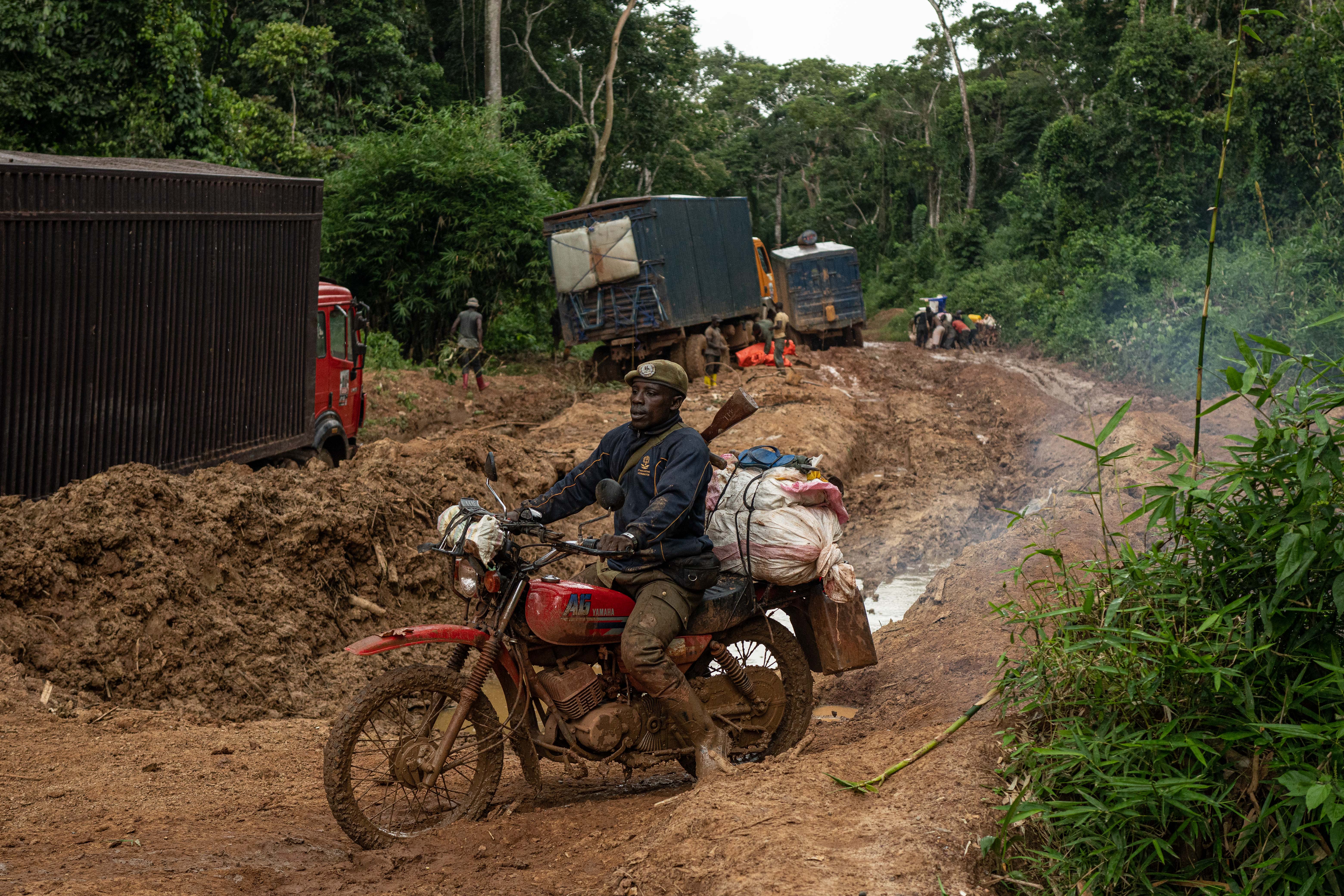 A section of road between the Bili-Uélé landscape and Buta, the provincial capital of Bas-Uélé.