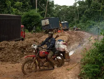 A section of road between the Bili-Uélé landscape and Buta, the provincial capital of Bas-Uélé.